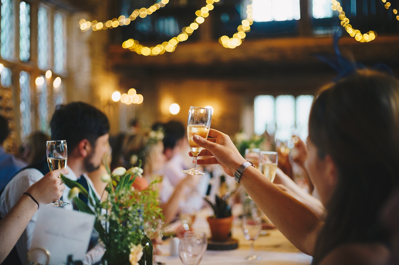 Modne wesele – jak je urządzić?