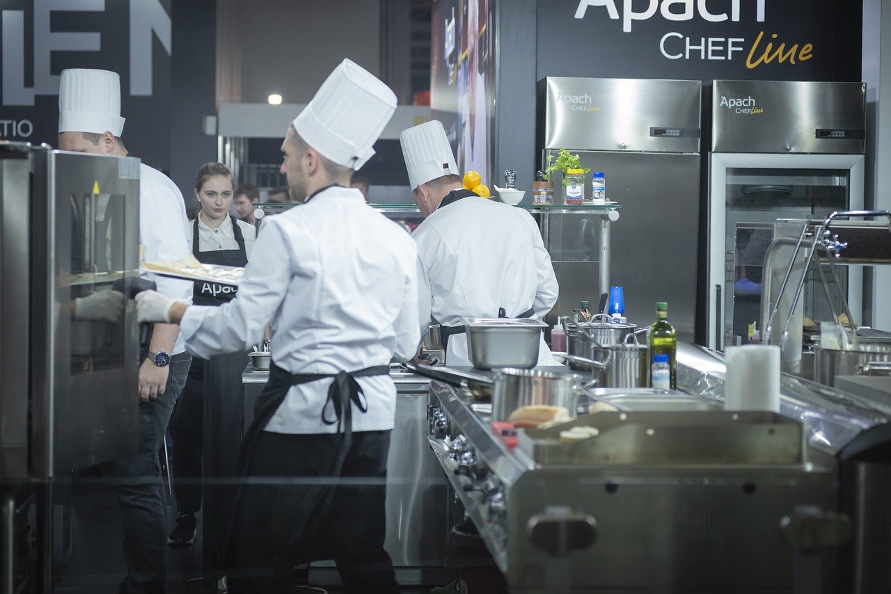 Jak zapewnić kucharzowi komfort pracy w restauracji?