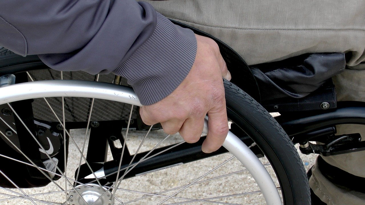 Komu przyda się wózek inwalidzki?