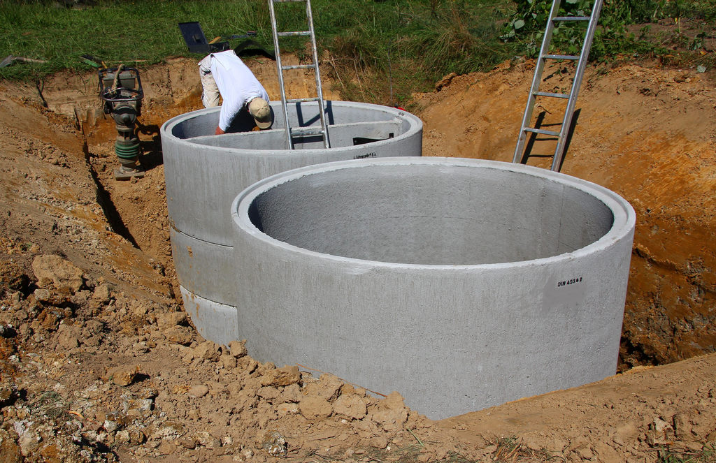 Szamba betonowe – jakie zalety ma to rozwiązanie?